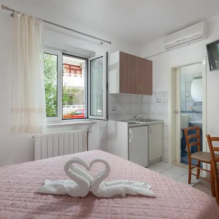 Apartment Marijan - Beachfront