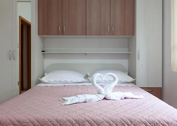 Apartment Marijan - Beachfront *