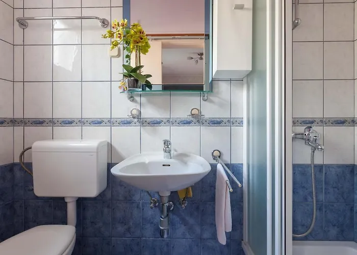 Marijan - Beachfront Apartment Tučepi