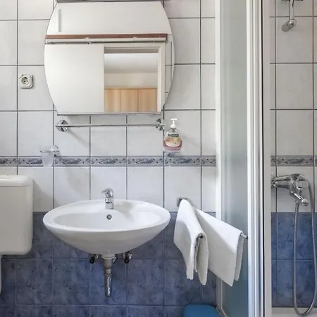 Marijan - Beachfront * Tučepi