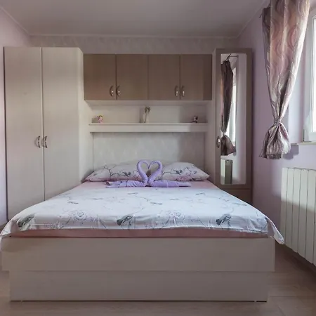 Marijan - Beachfront Apartment Tucepi