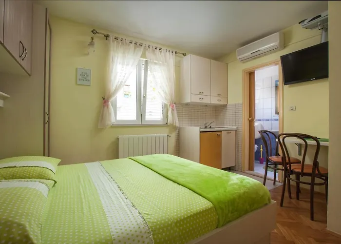 Marijan - Beachfront Tučepi